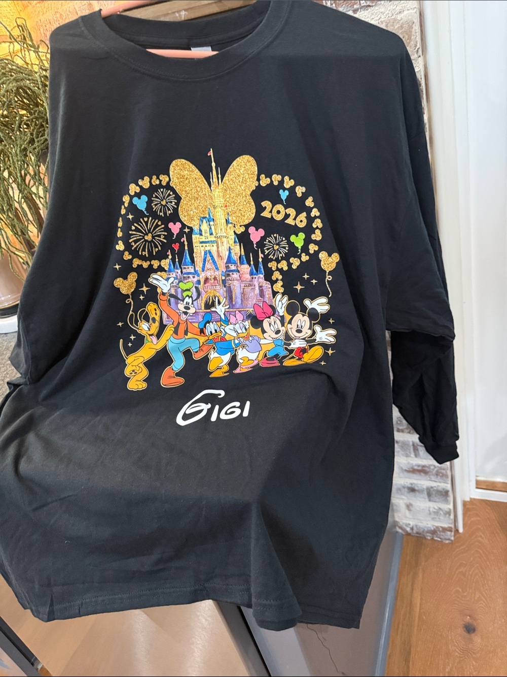 NWOT DISNEY 2026 “GIGI” black T- shirt SZ 3 XL